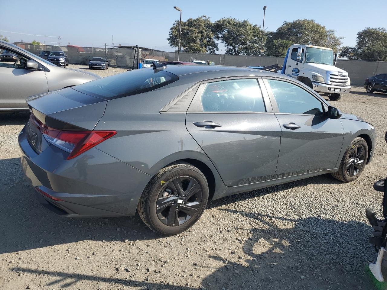 2023 Hyundai Elantra - Image 3