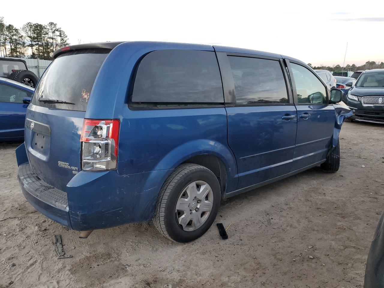 2010 Dodge Caravan - Image 3