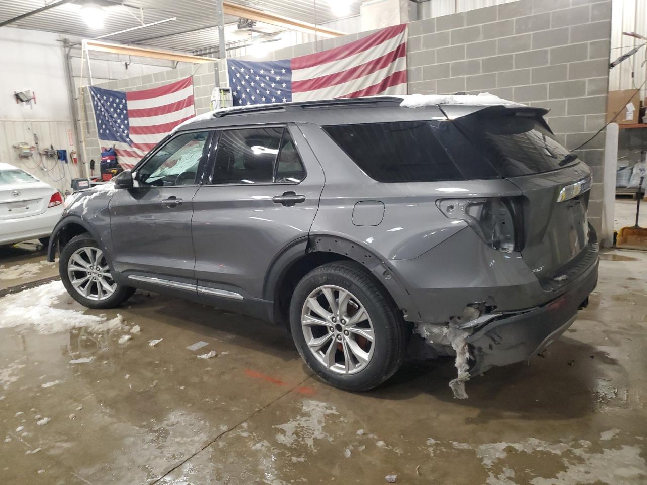 2021 Ford Explorer - Image 2