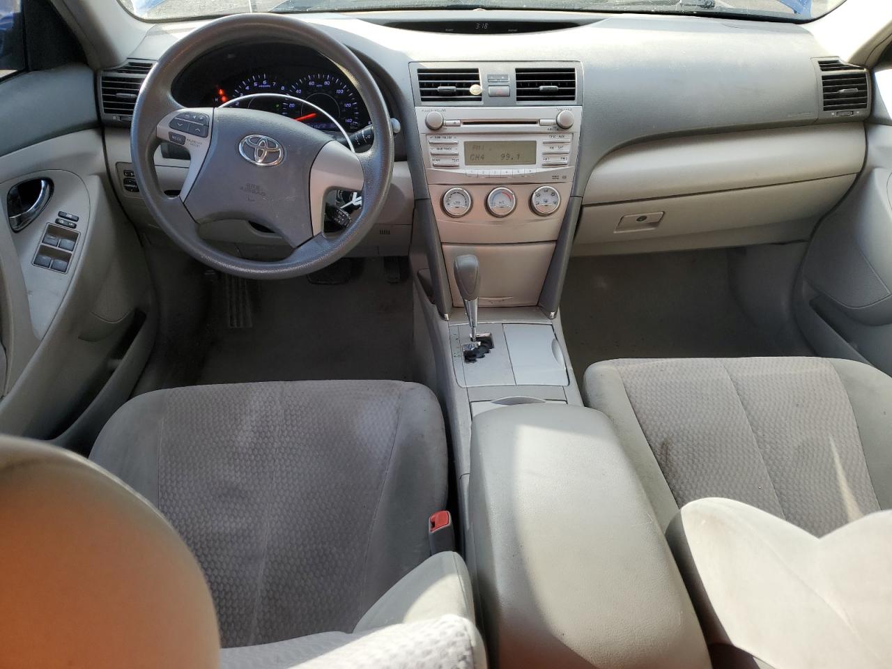 2011 Toyota Camry - Image 8
