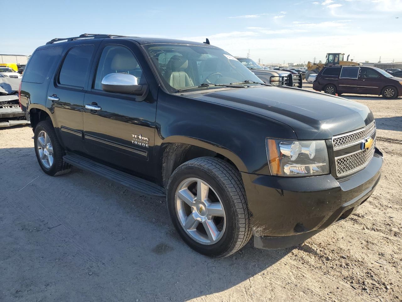 VIN 1GNSKBE07DR137615 2013 CHEVROLET TAHOE no.4