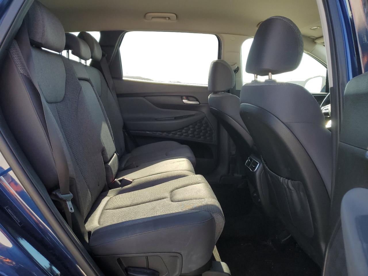 2022 Hyundai Santa Fe - Image 11