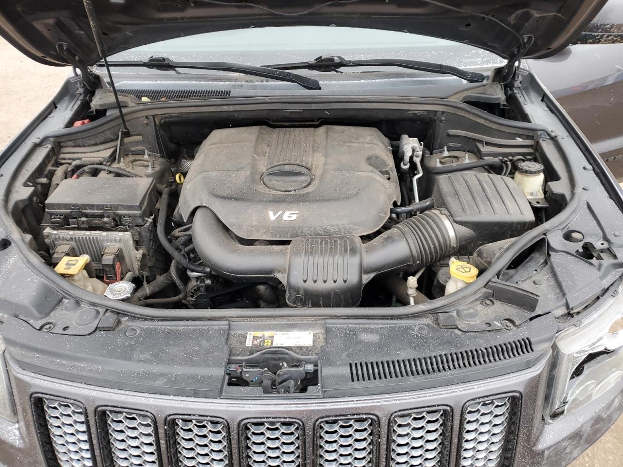 2015 Jeep Grand Cherokee - Image 12