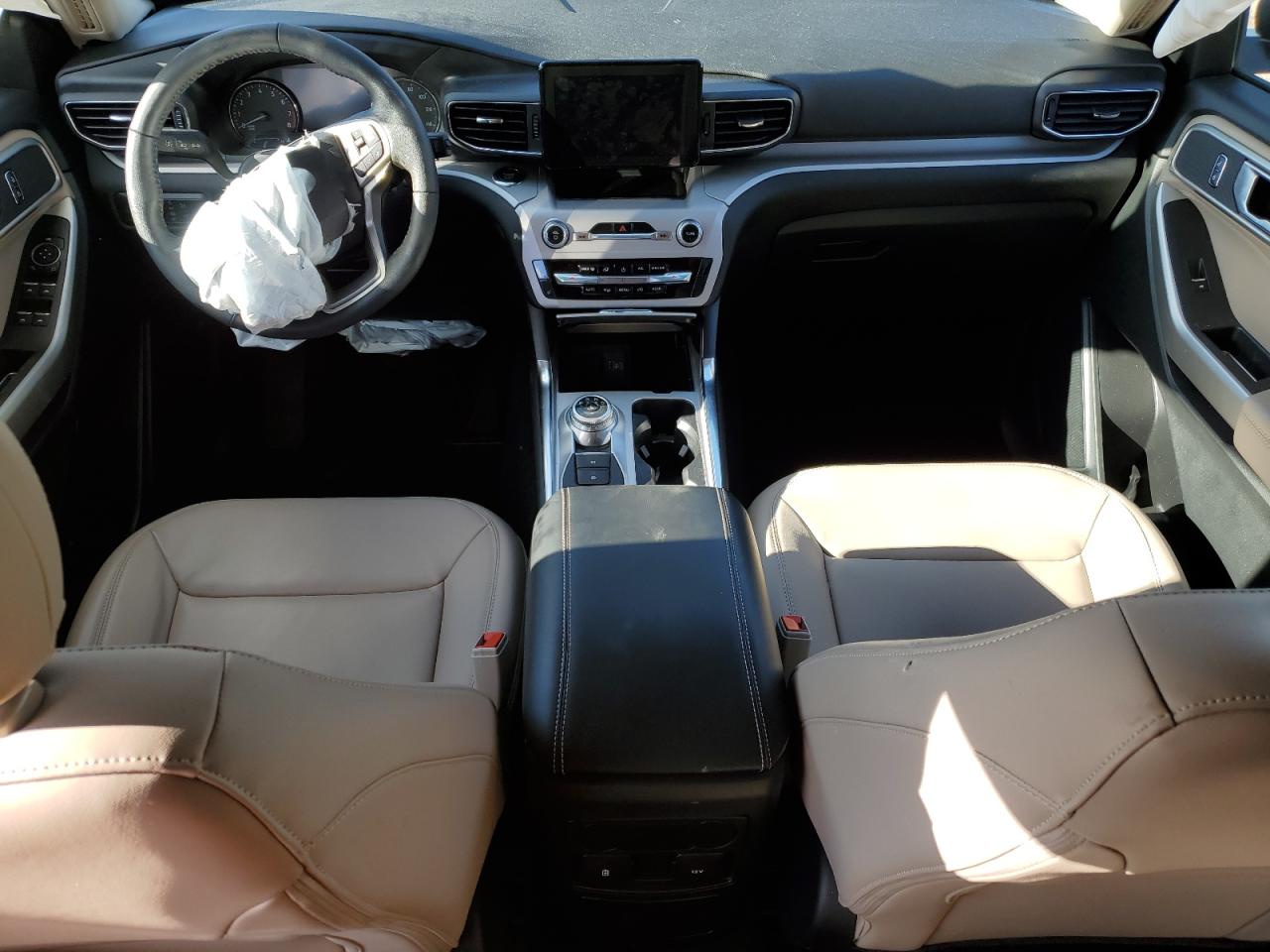 2023 Ford Explorer - Image 8