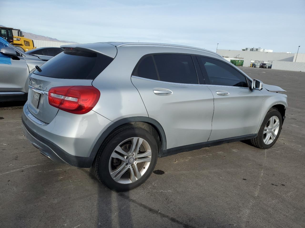 VIN WDCTG4GB3FJ137180 2015 MERCEDES-BENZ GLA-CLASS no.3