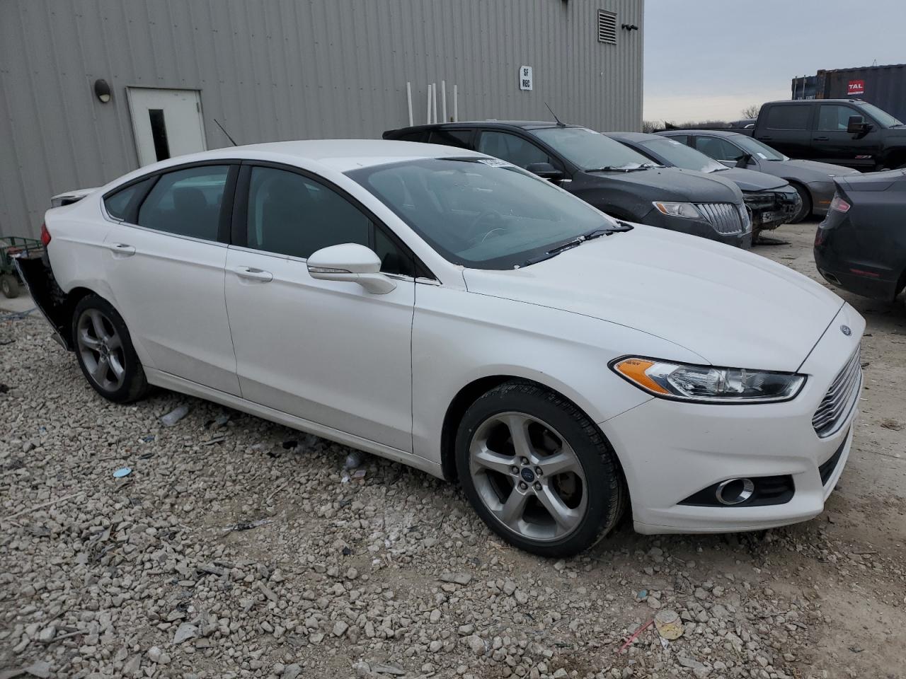 VIN 3FA6P0HD7GR196385 2016 FORD FUSION no.4