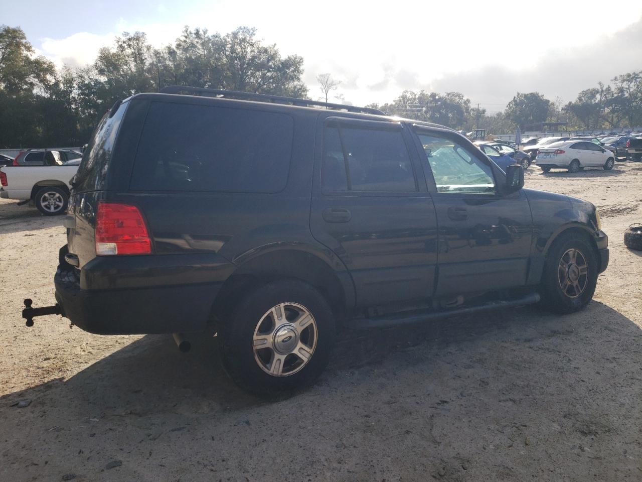 2005 Ford Expedition - Image 3