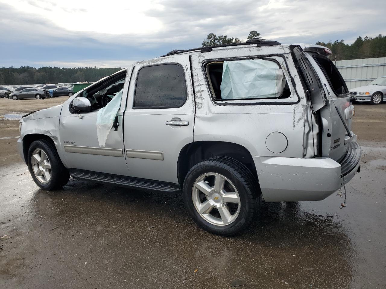 2013 Chevrolet Tahoe - Image 2