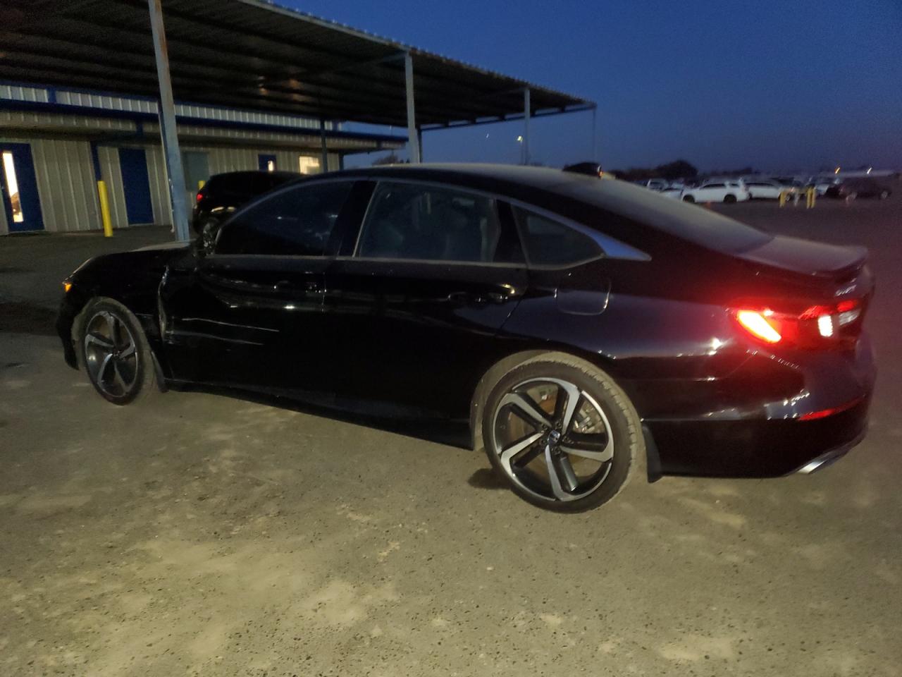 VIN 1HGCV1F38JA222482 2018 HONDA ACCORD no.2