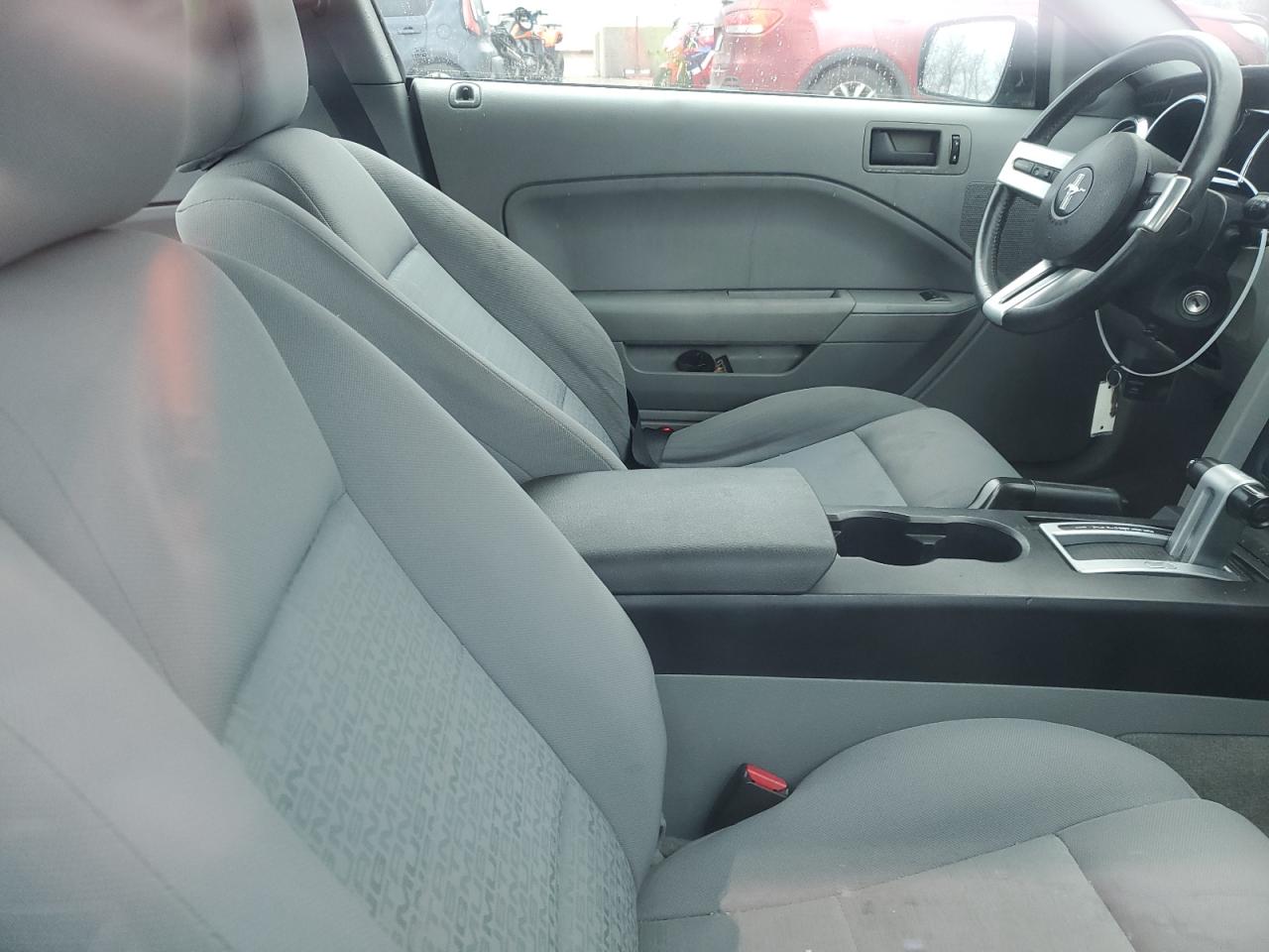 2006 Ford Mustang - Image 10