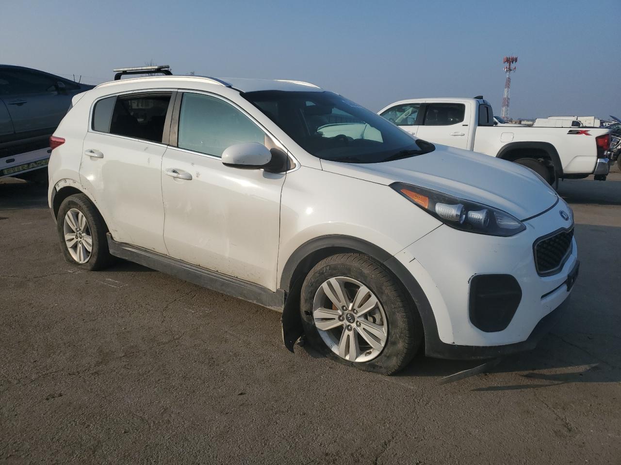 VIN KNDPM3AC7K7504178 2019 KIA SPORTAGE no.4