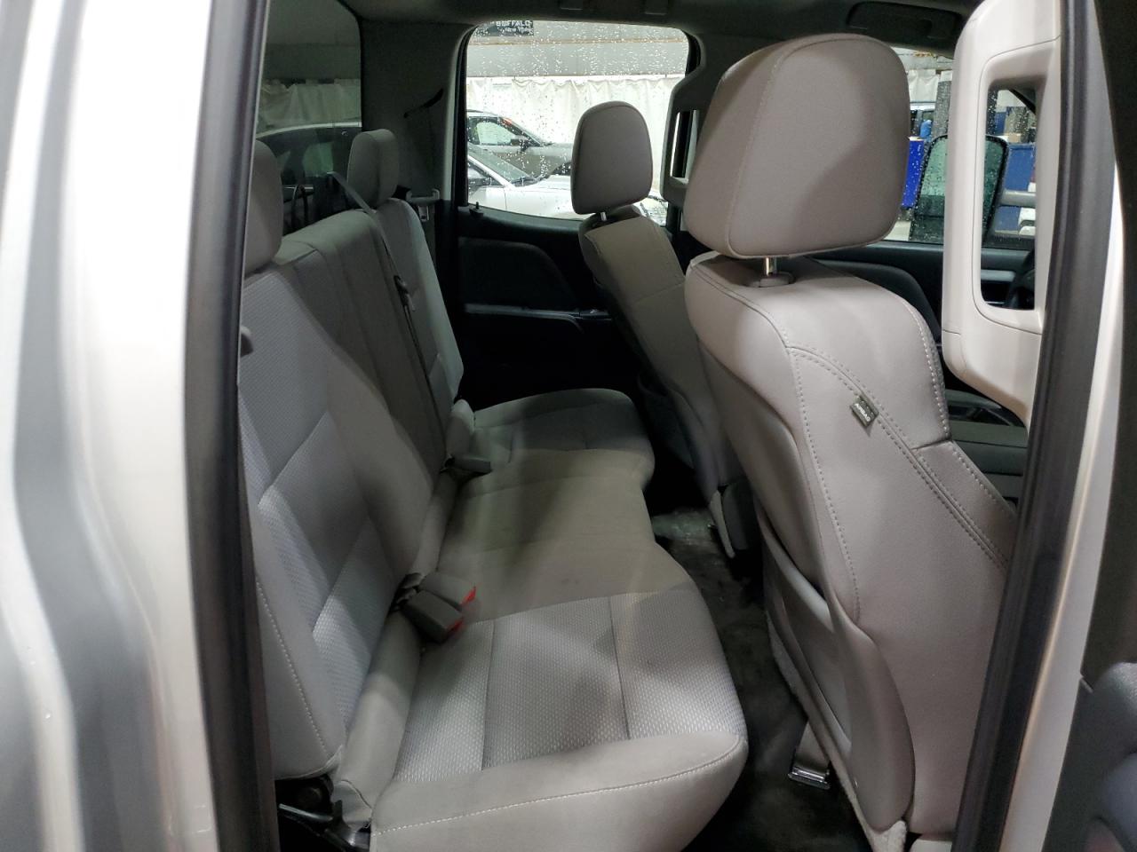 2015 Chevrolet Silverado - Image 10