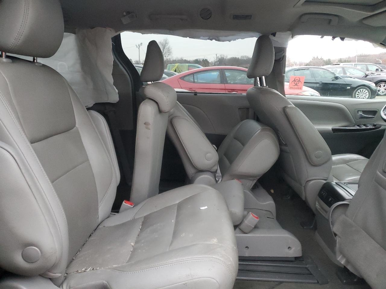 2018 Toyota Sienna - Image 11