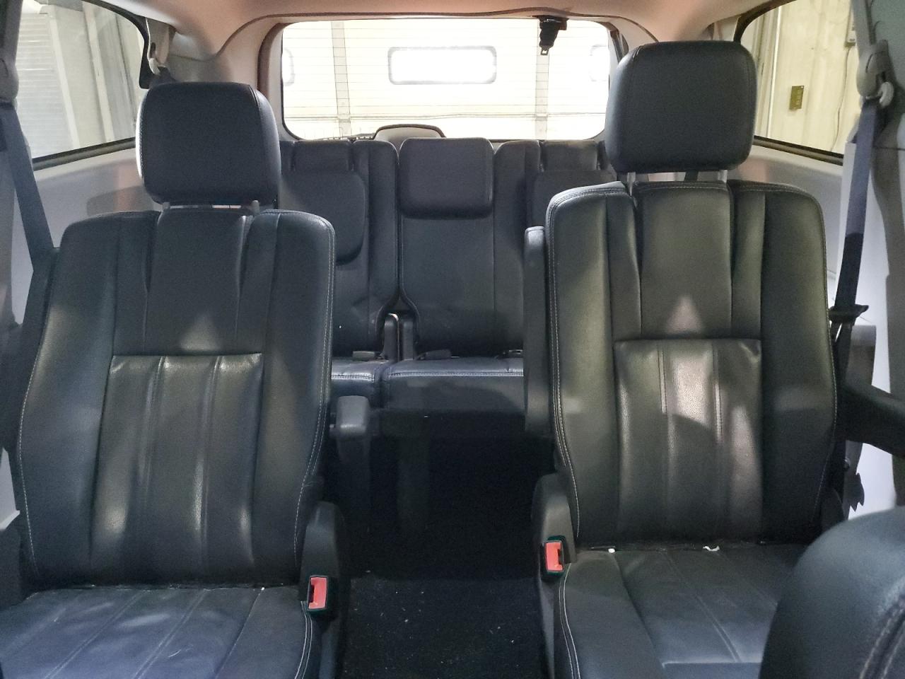 2016 Chrysler Town & Country Touring VIN: 2C4RC1BG8GR157905 Lot: 84825314