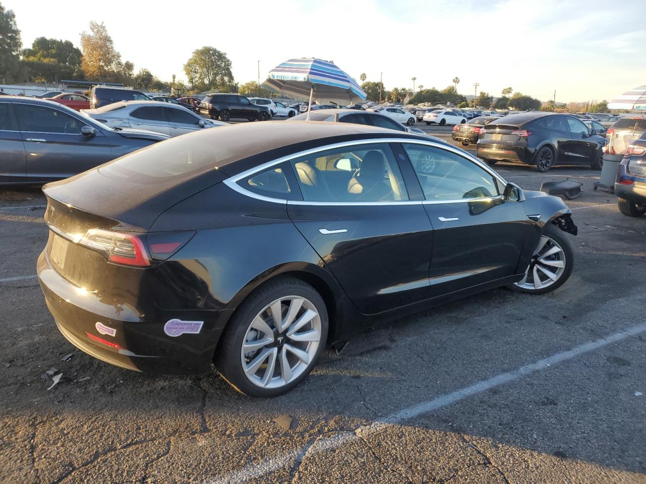 VIN 5YJ3E1EA9JF061209 2018 TESLA MODEL 3 no.3