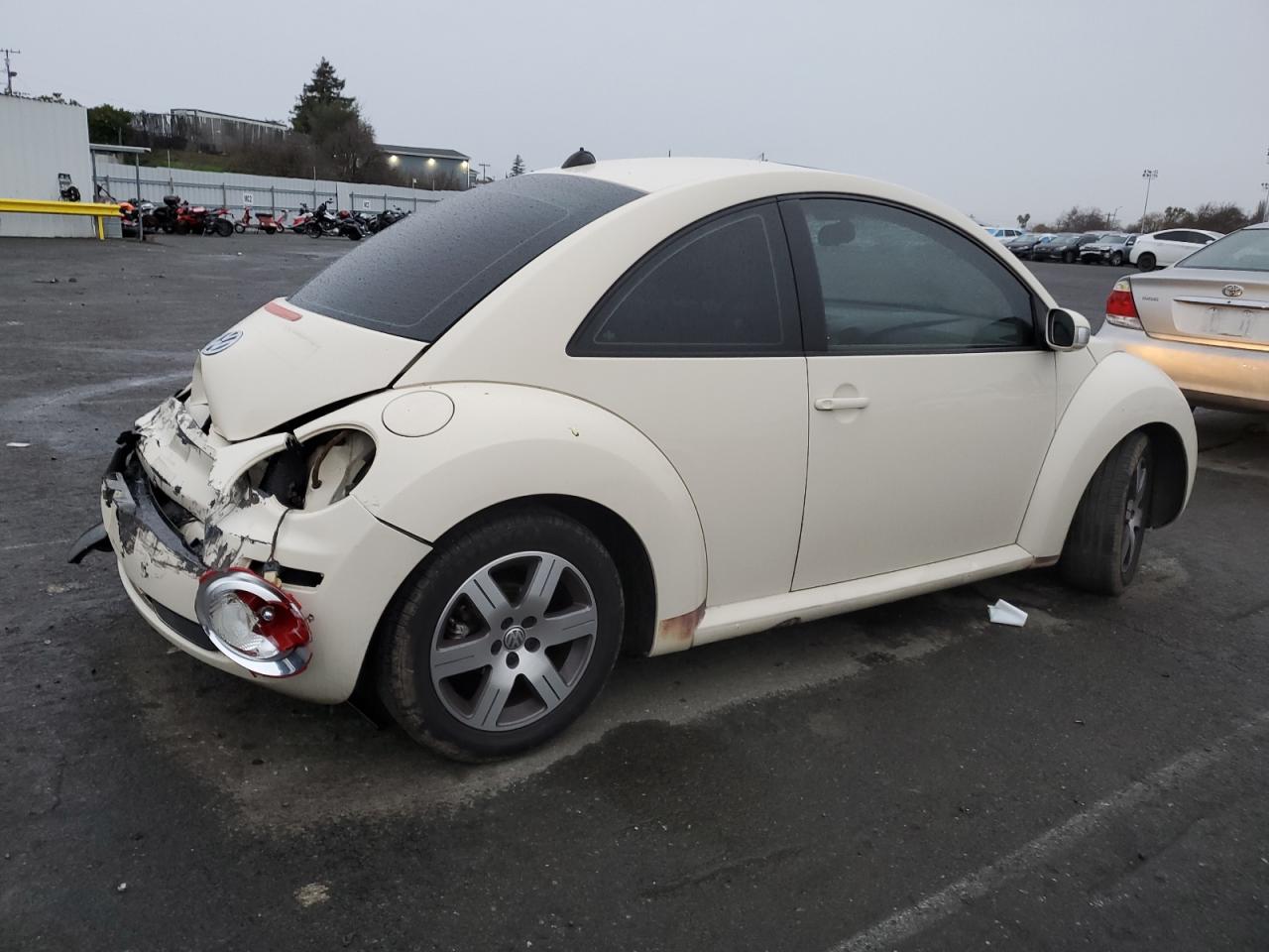 2006 Volkswagen Beetle - Image 3