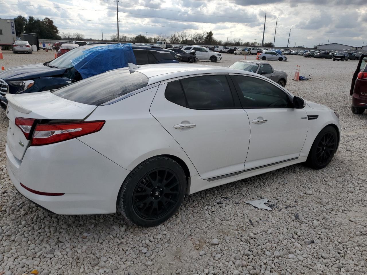 VIN KNAGM4AD7D5045454 2013 KIA OPTIMA no.3