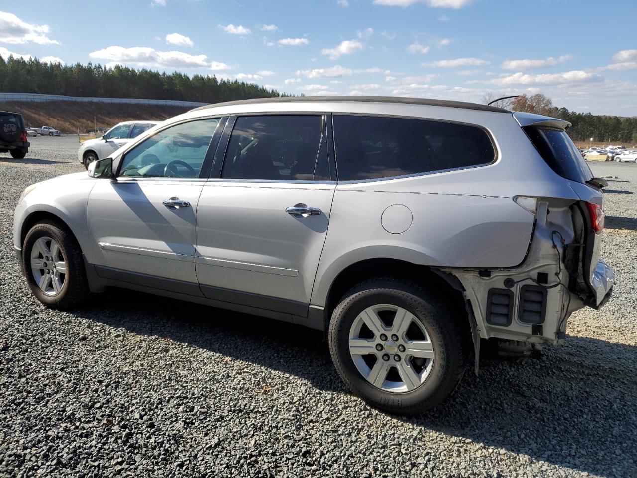 2010 Chevrolet Traverse - Image 2