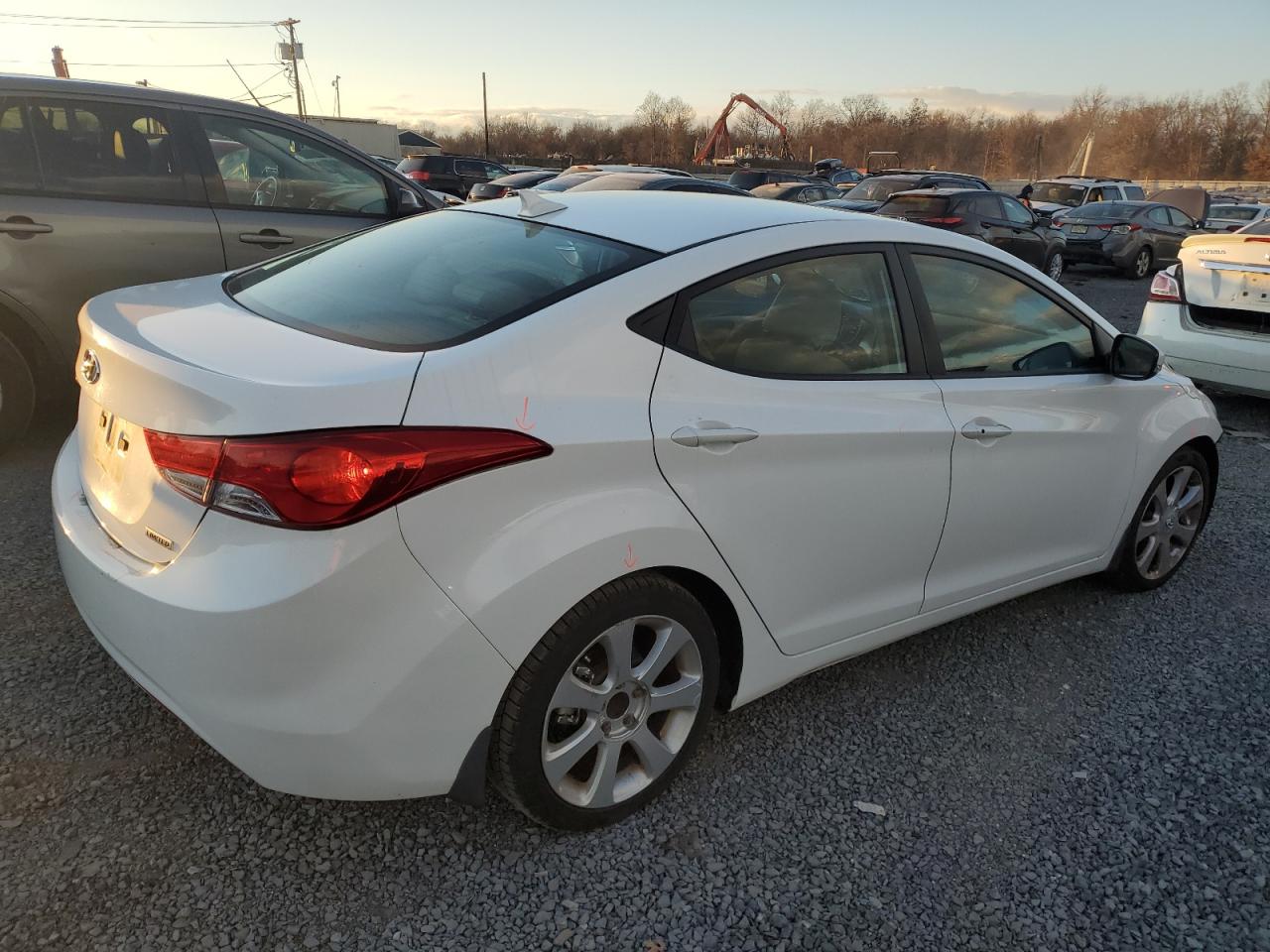 2013 Hyundai Elantra - Image 3