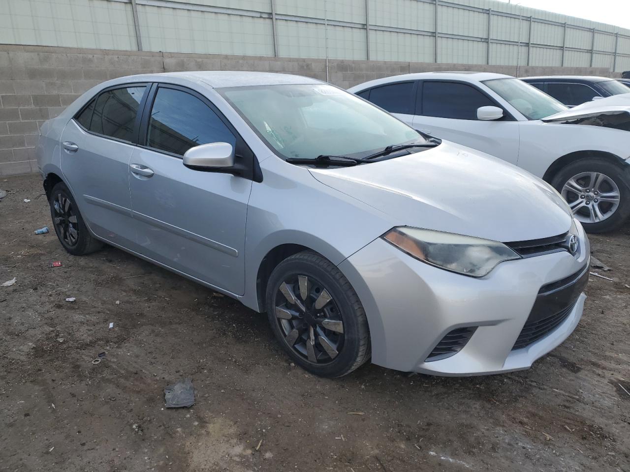 VIN 2T1BURHE0GC583235 2016 TOYOTA COROLLA no.4