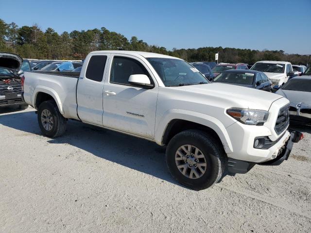  TOYOTA TACOMA 2018 Biały