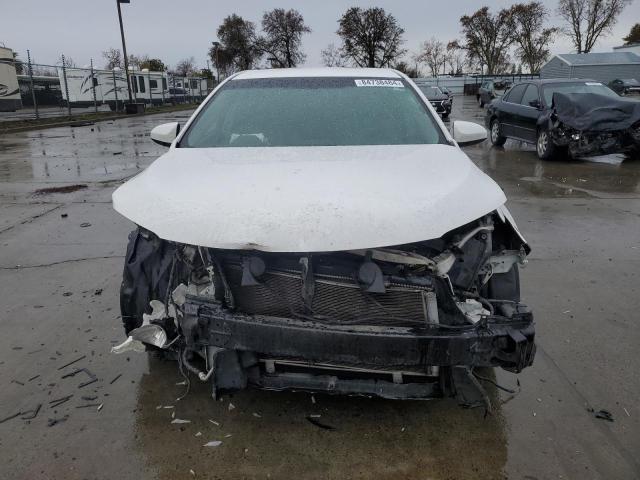  TOYOTA CAMRY 2015 Biały