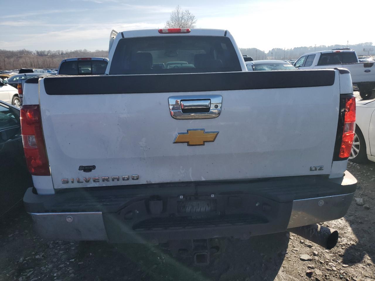 2012 Chevrolet Silverado - Image 6