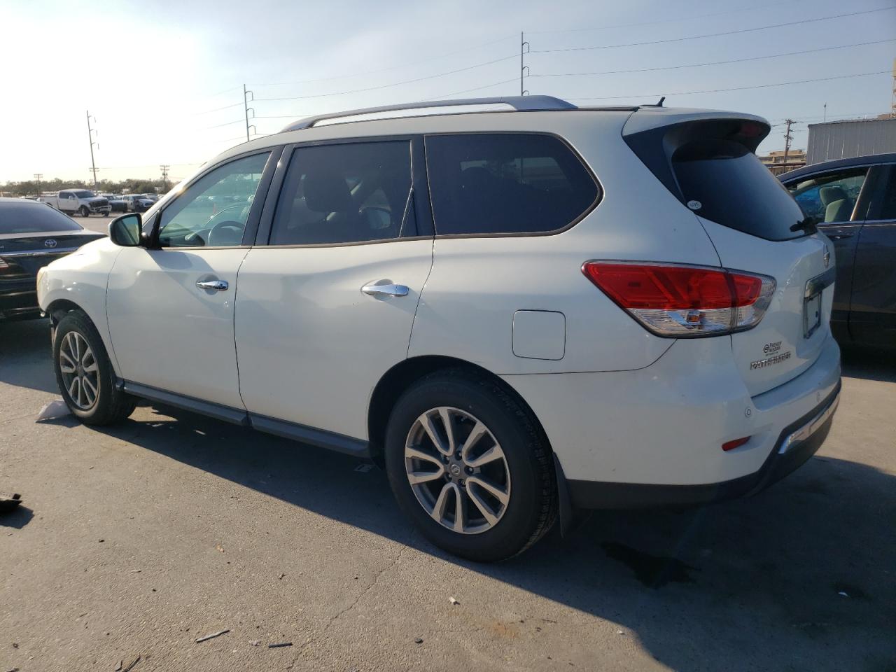 2014 Nissan Pathfinder S VIN: 5N1AR2MN4EC703212 Lot: 85777304