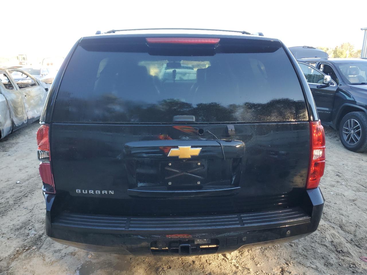 2014 Chevrolet Suburban - Image 6