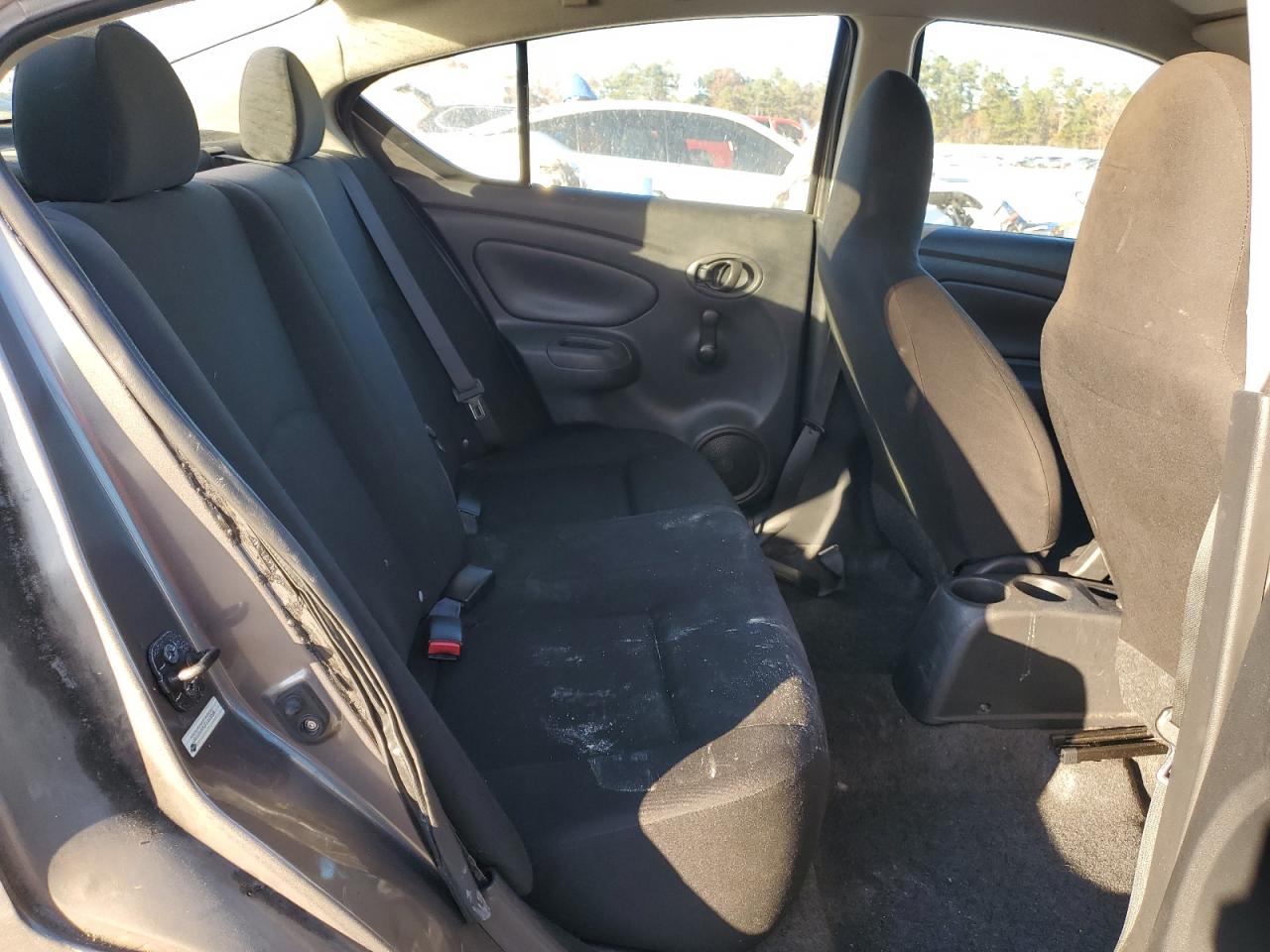 2015 Nissan Versa - Image 10