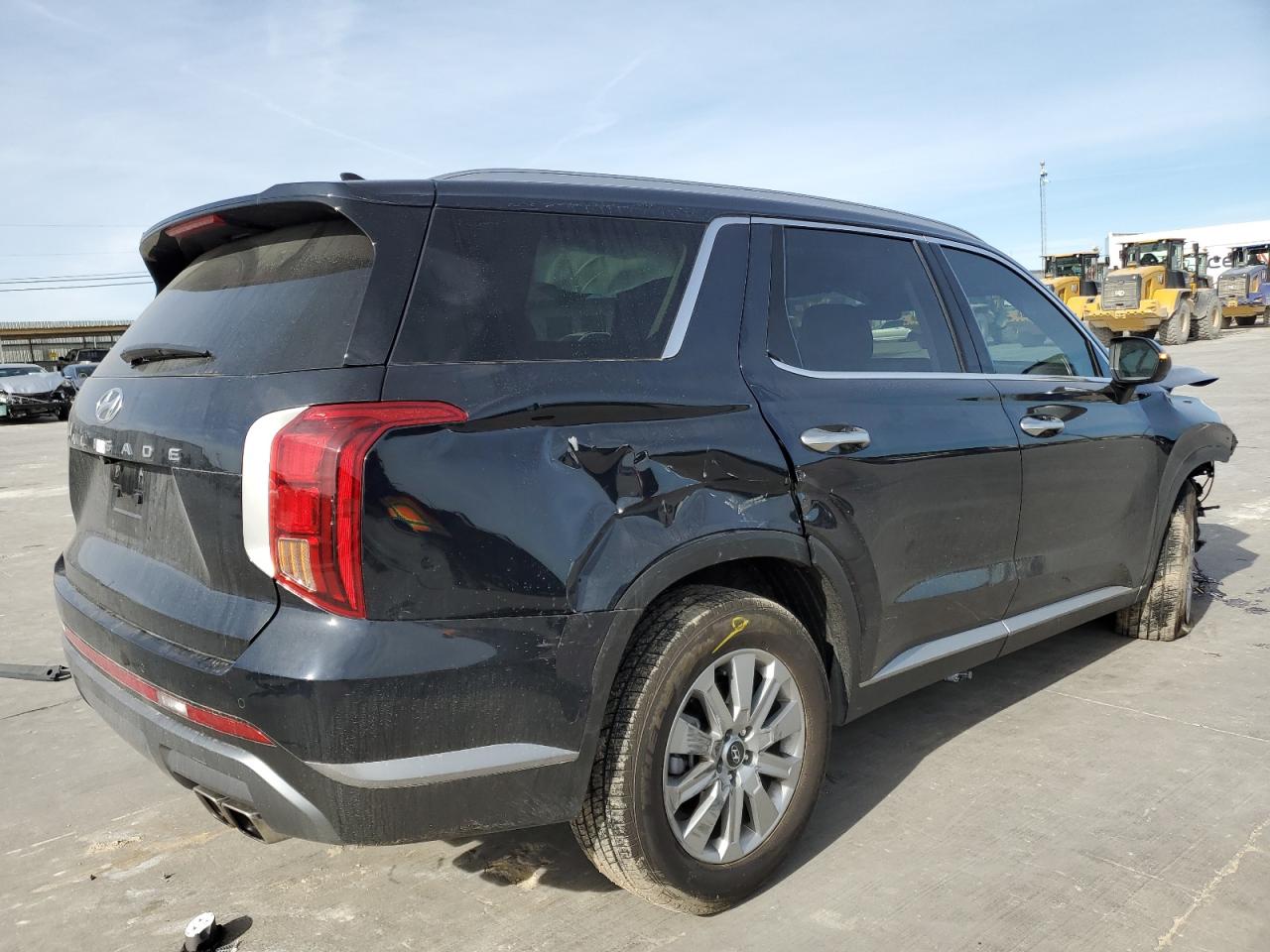 2024 Hyundai Palisade - Image 3
