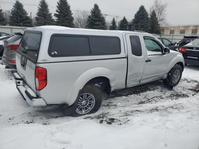  NISSAN FRONTIER 2017 Серебристый