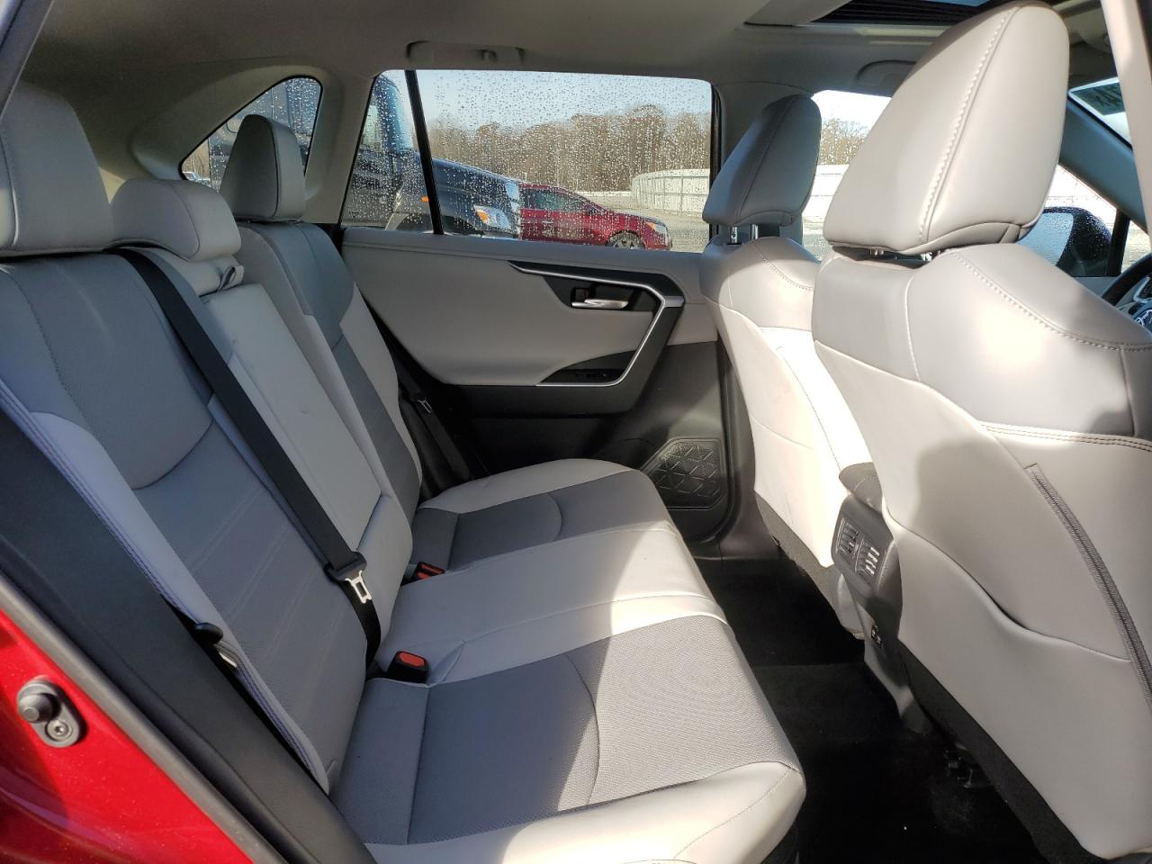 2020 Toyota RAV 4 - Image 11