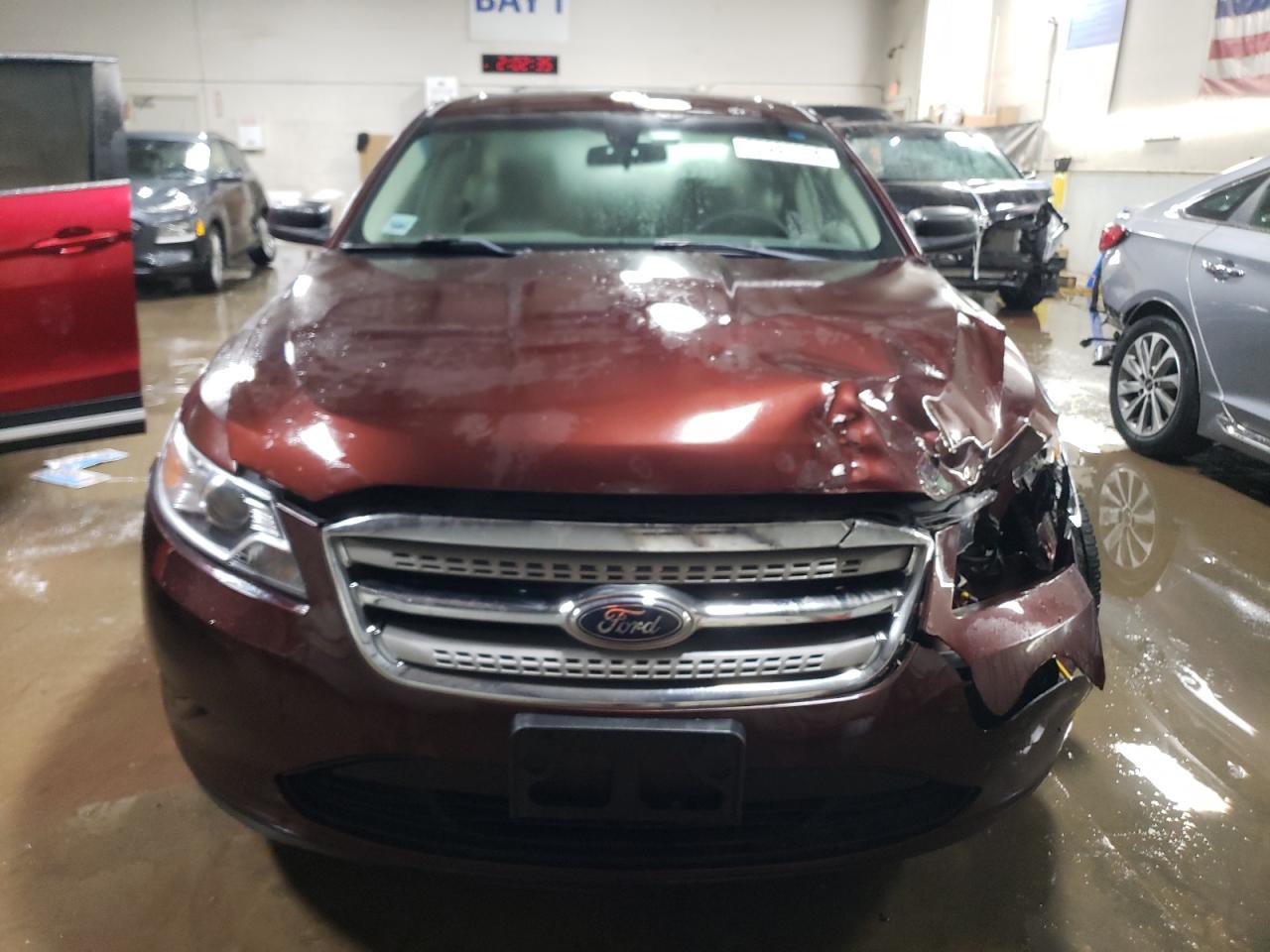 2010 Ford Taurus - Image 5