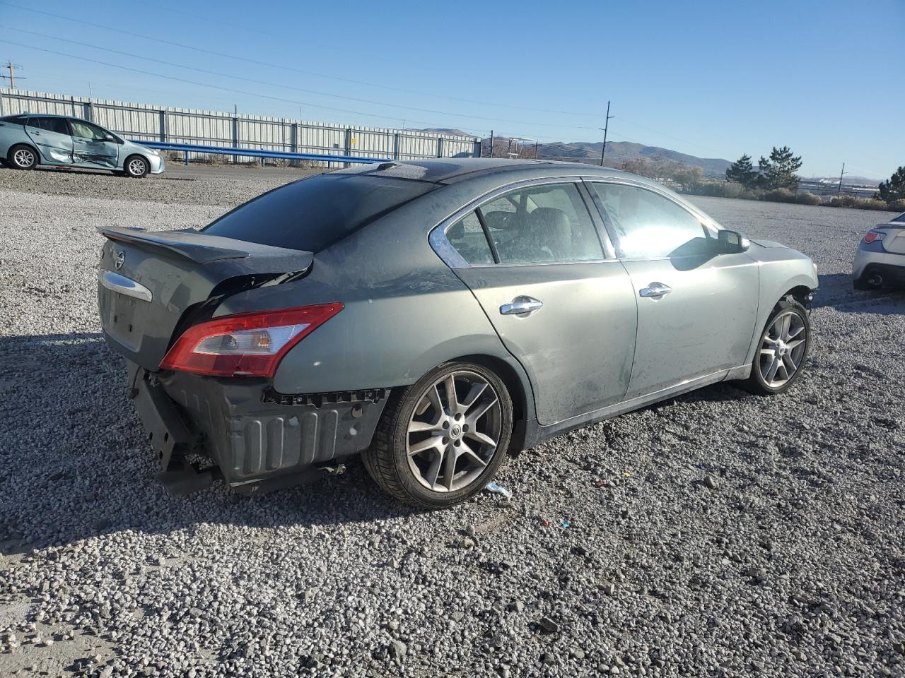 2010 Nissan Maxima - Image 3