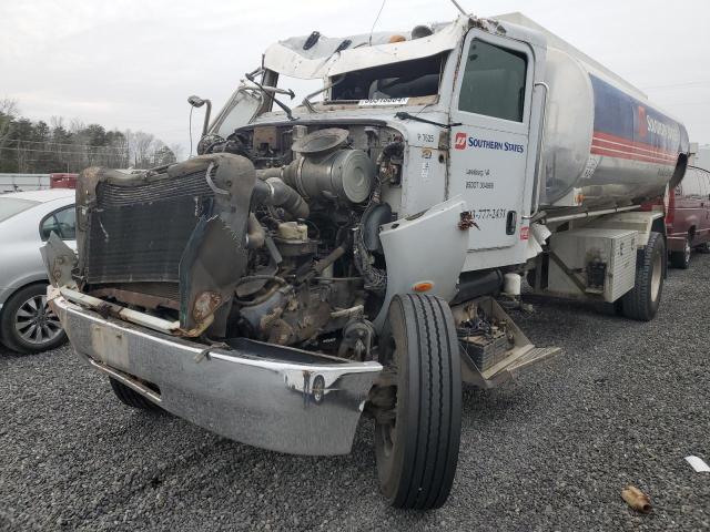 2006 PETERBILT 335 