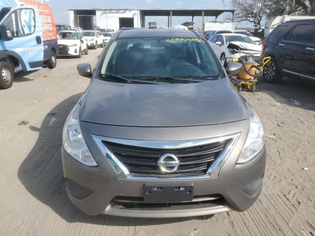  NISSAN VERSA 2015 Серый