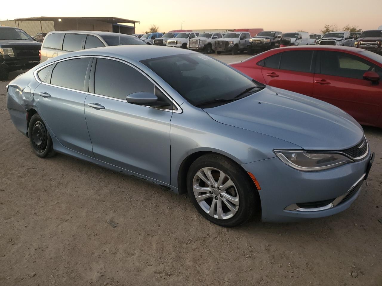 VIN 1C3CCCAB4FN641450 2015 CHRYSLER 200 no.4