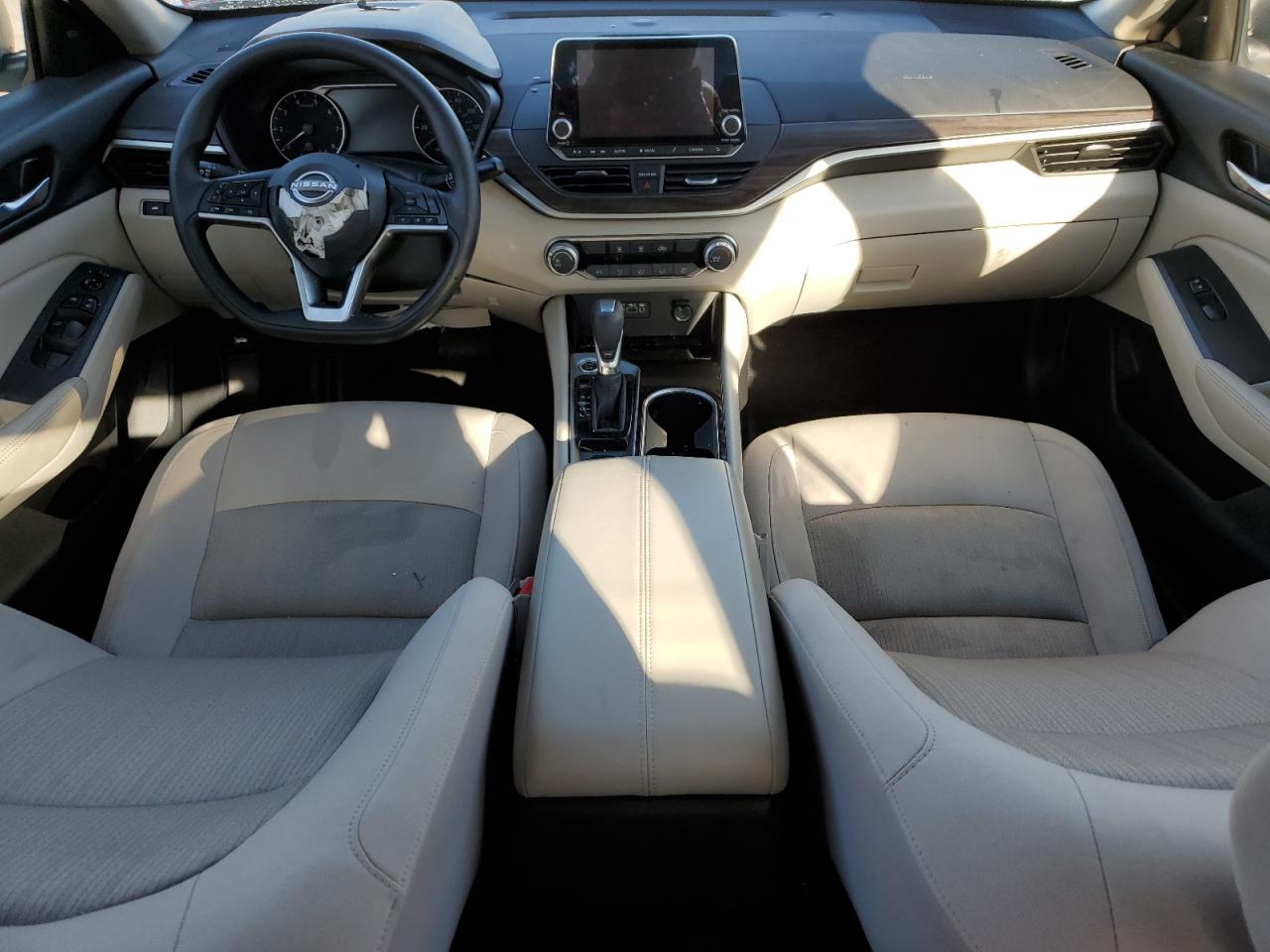 2024 Nissan Altima - Image 8