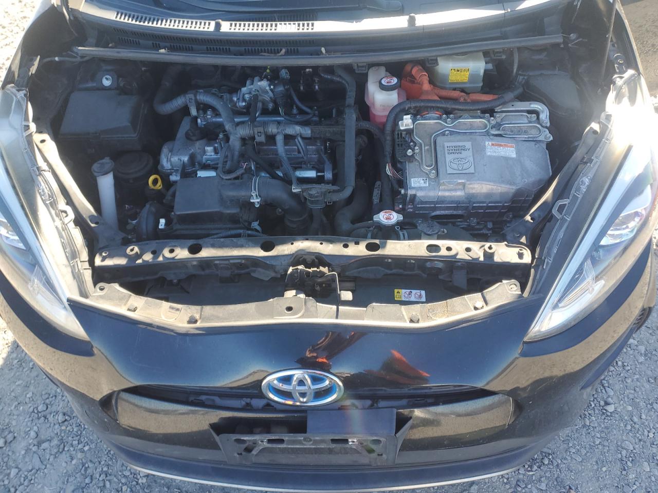 2018 Toyota Prius - Image 12
