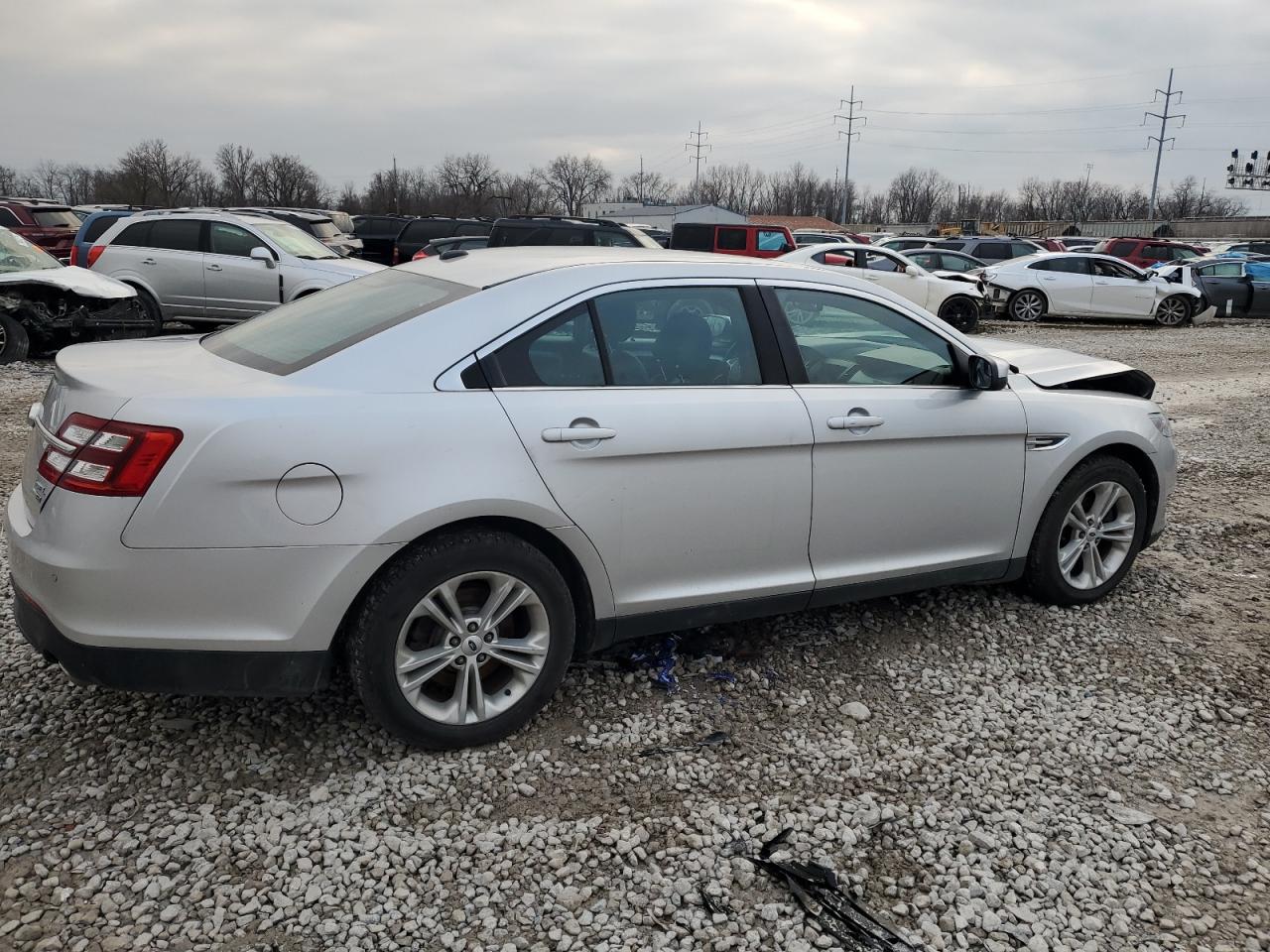 VIN 1FAHP2H89JG127817 2018 FORD TAURUS no.3