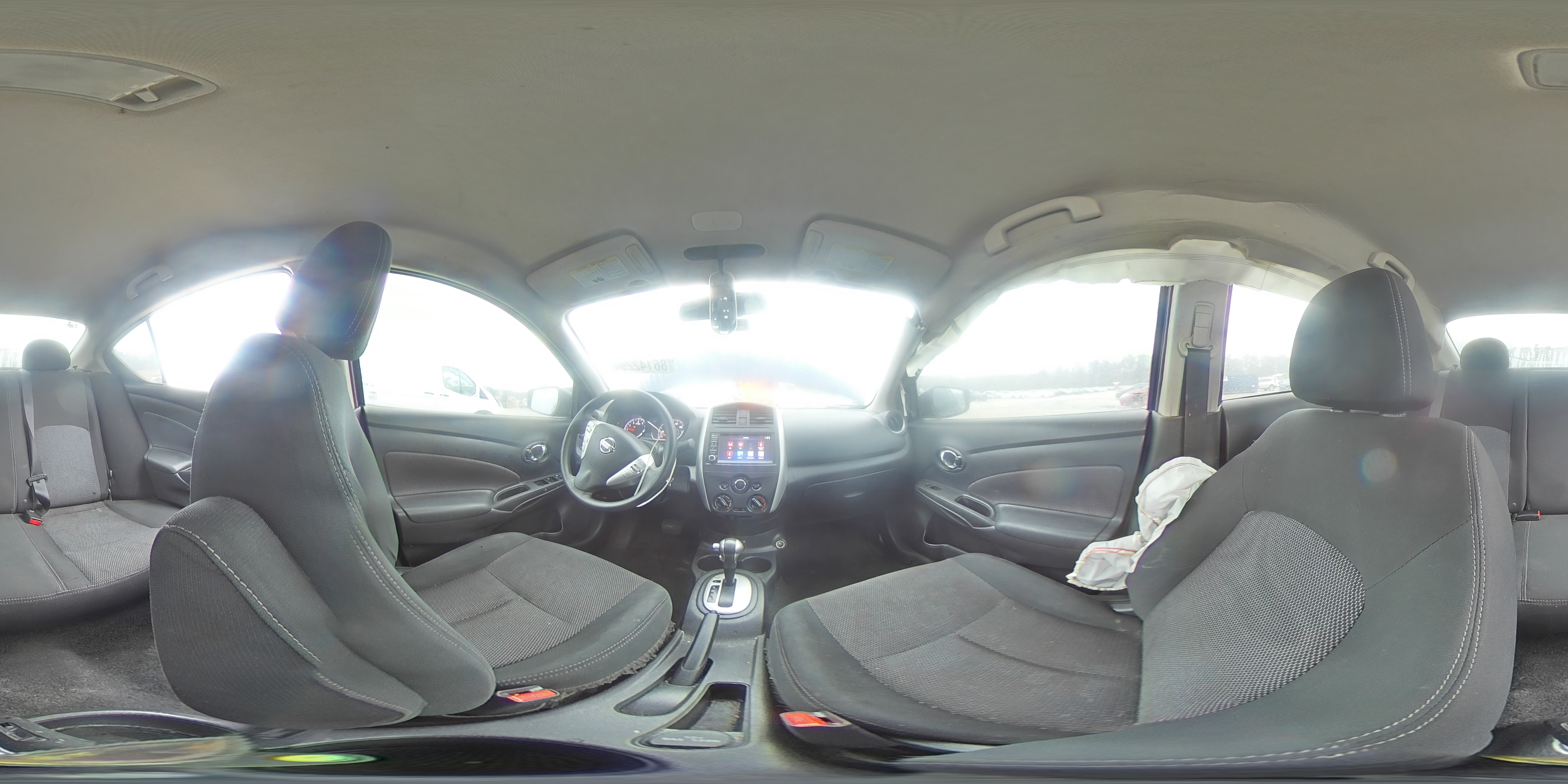 2019 Nissan Versa - Image 14