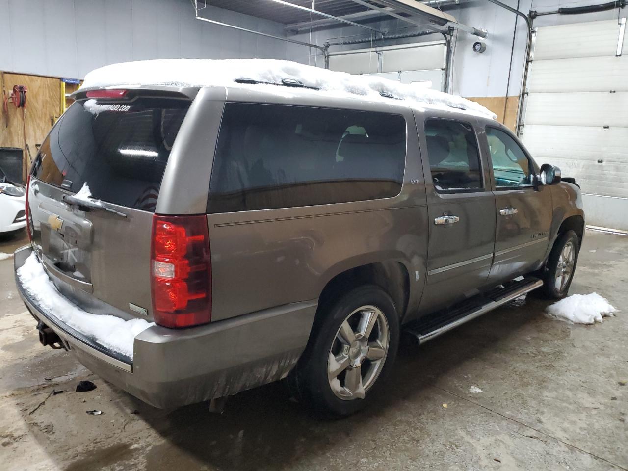 2012 Chevrolet Suburban - Image 3