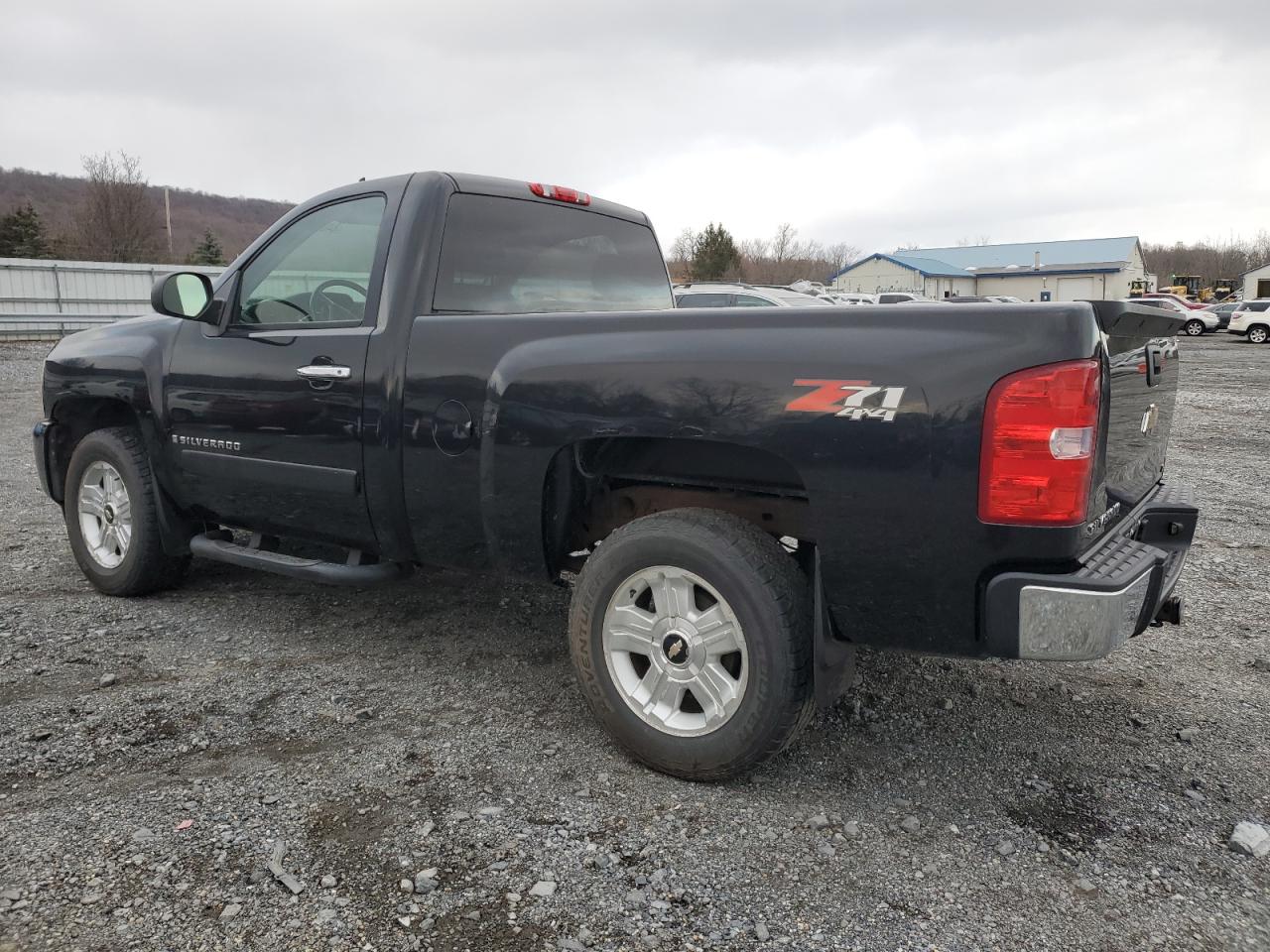 2007 Chevrolet Silverado - Image 2