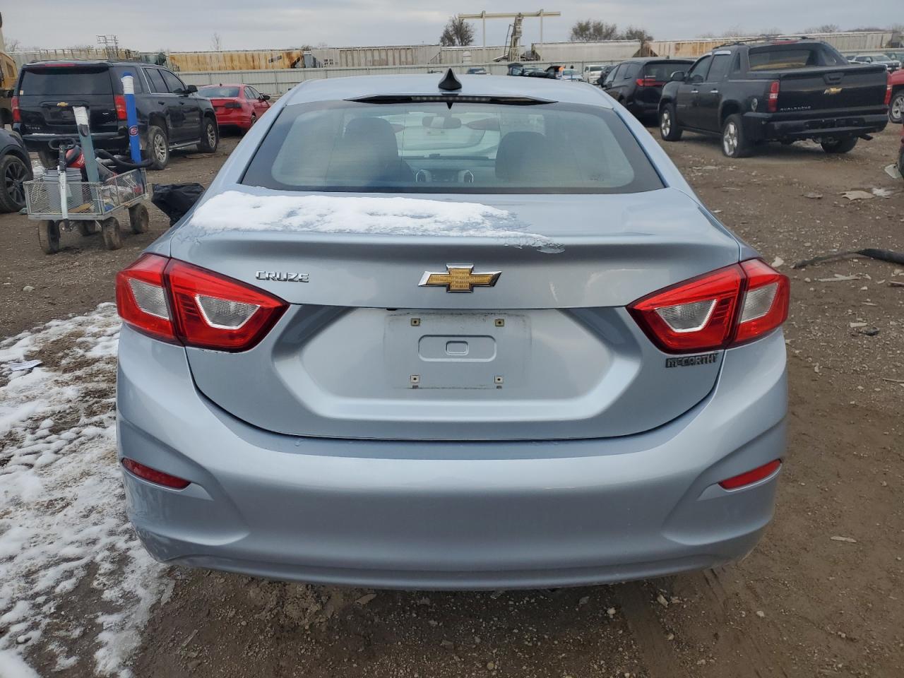2018 Chevrolet Cruze - Image 6