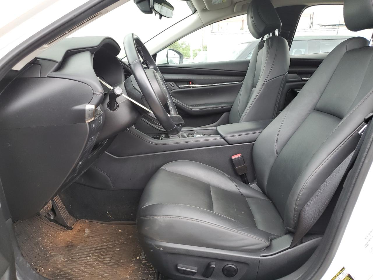 2022 Mazda 3 Preferred VIN: 3MZBPACLXNM318130 Lot: 84111884