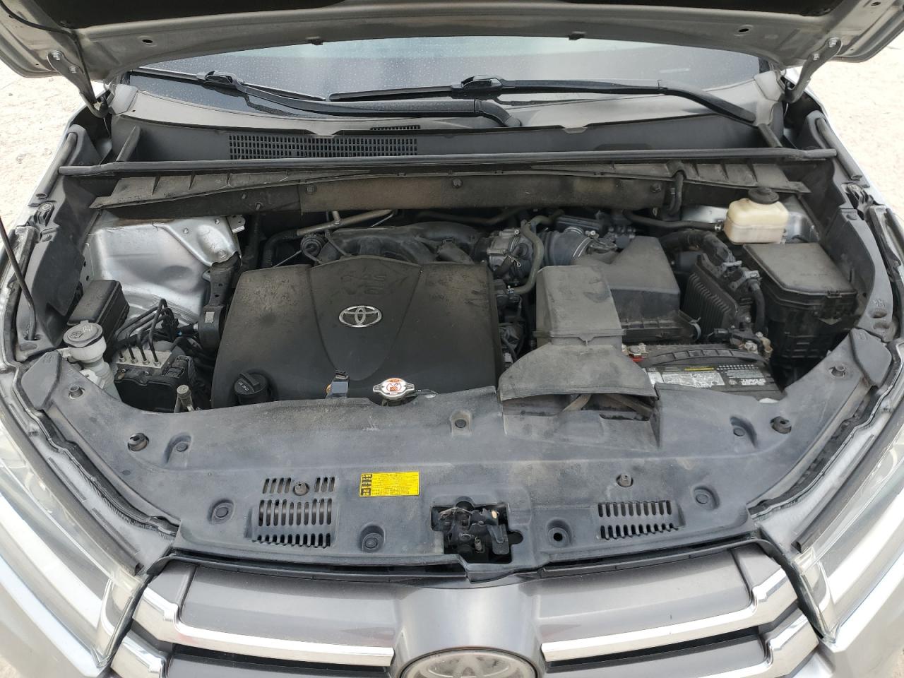 2017 Toyota Highlander - Image 13