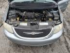 Hurricane, WV에서 판매 중인 2004 Chrysler Town & Country Lx - Side