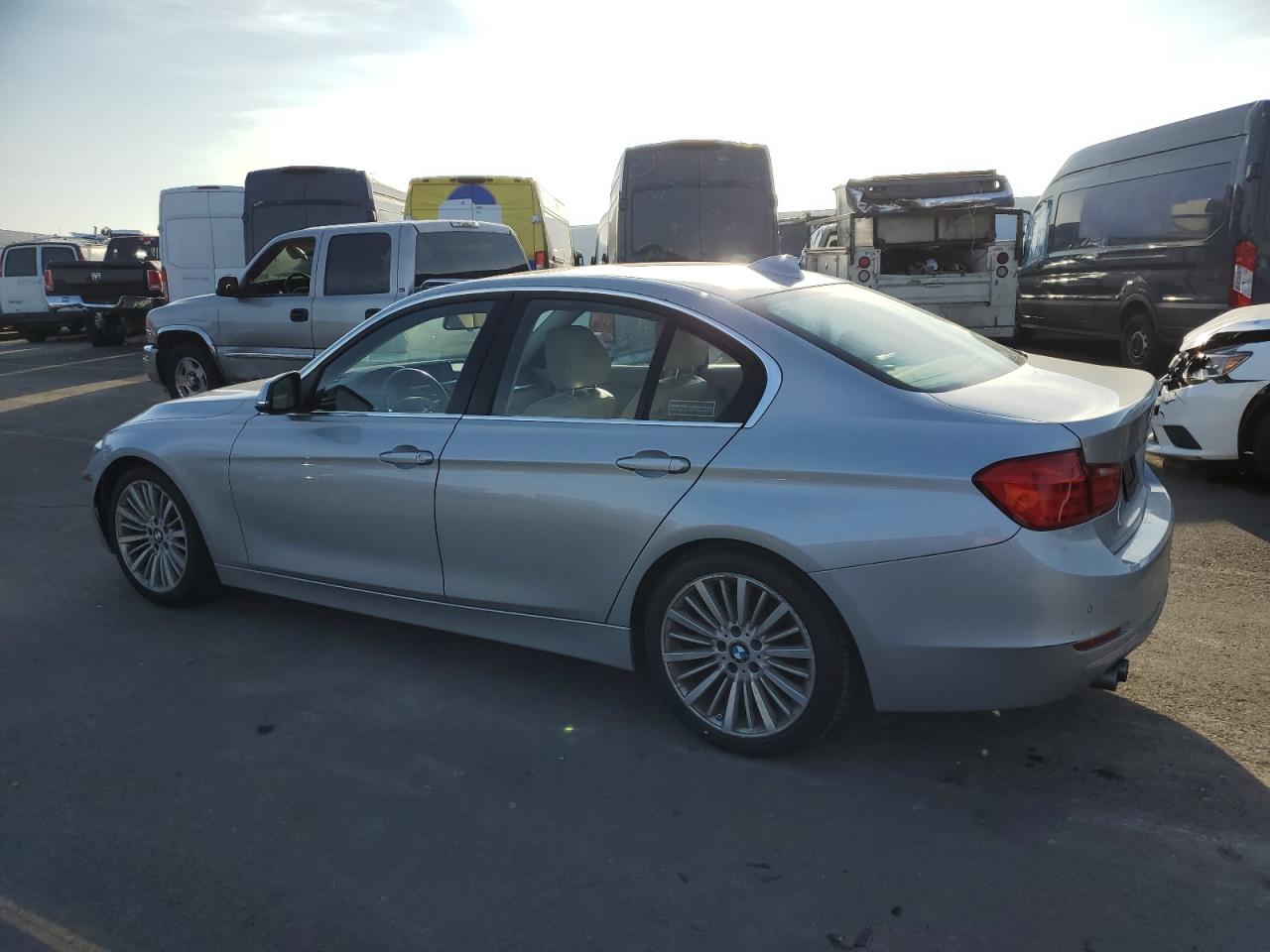 VIN WBA3A5C51DJ461753 2013 BMW 3 SERIES no.2