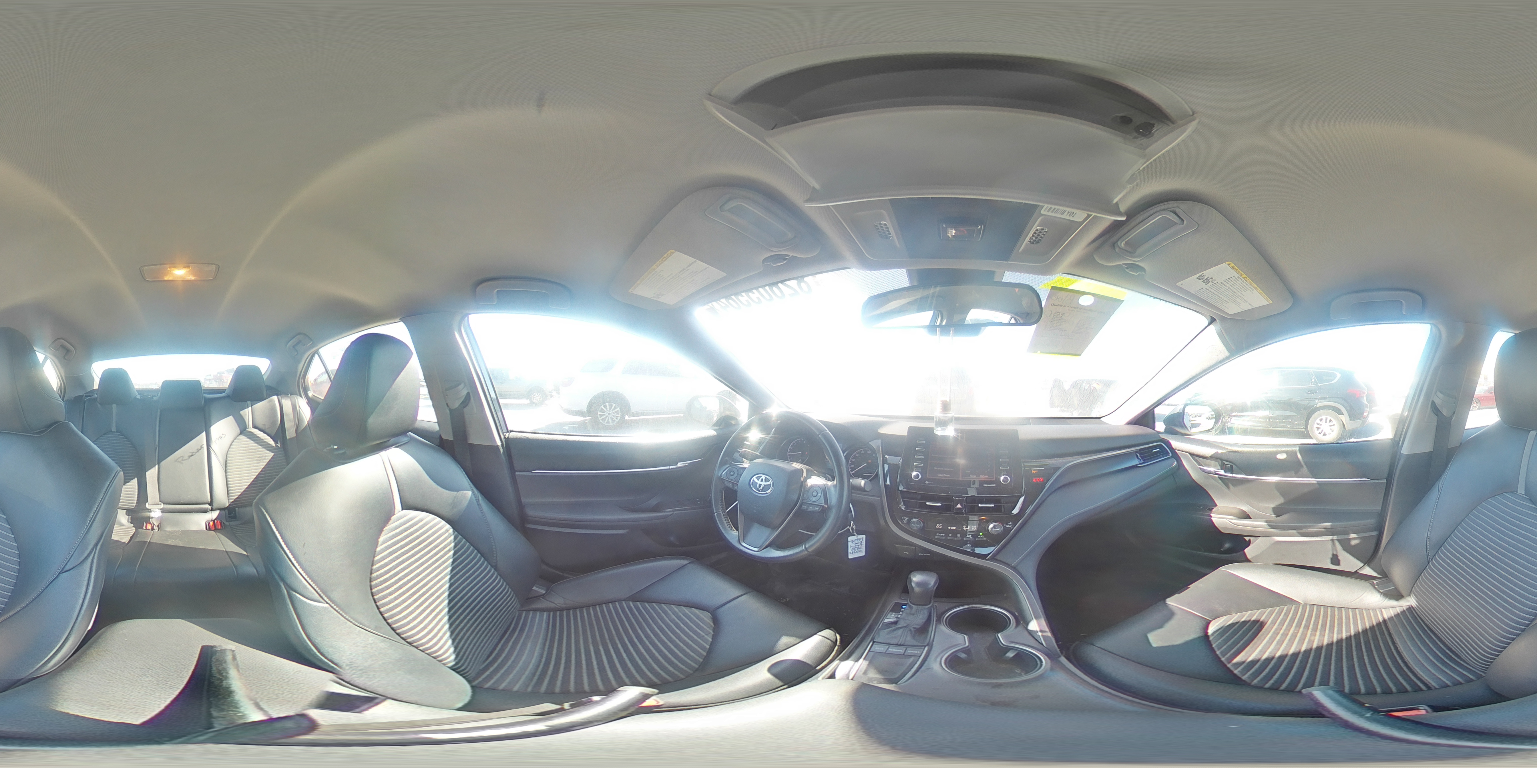 2022 Toyota Camry - Image 13
